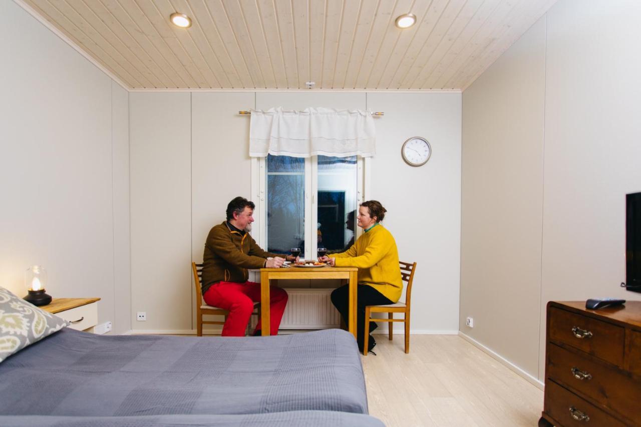 Labbnaes Semesterhem, Radhuset เคมิออนซารี ภายนอก รูปภาพ