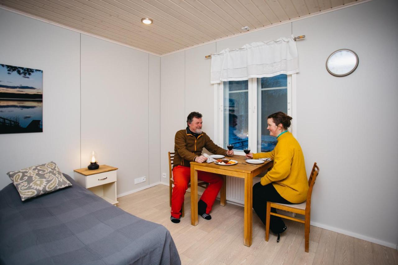 Labbnaes Semesterhem, Radhuset เคมิออนซารี ภายนอก รูปภาพ