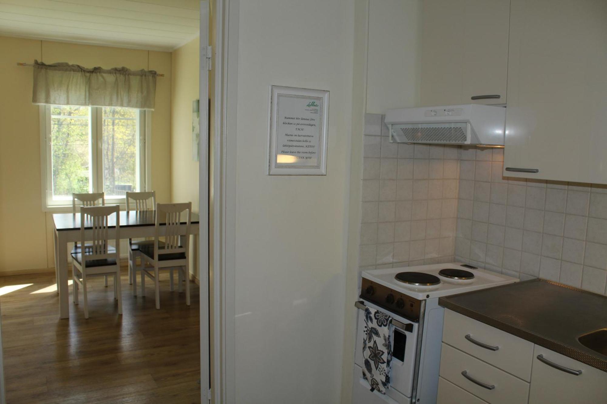 Labbnaes Semesterhem, Radhuset เคมิออนซารี ภายนอก รูปภาพ