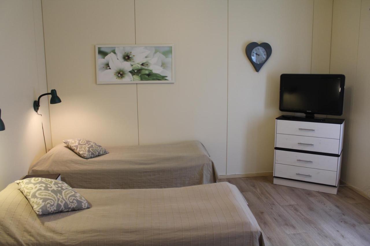 Labbnaes Semesterhem, Radhuset เคมิออนซารี ภายนอก รูปภาพ